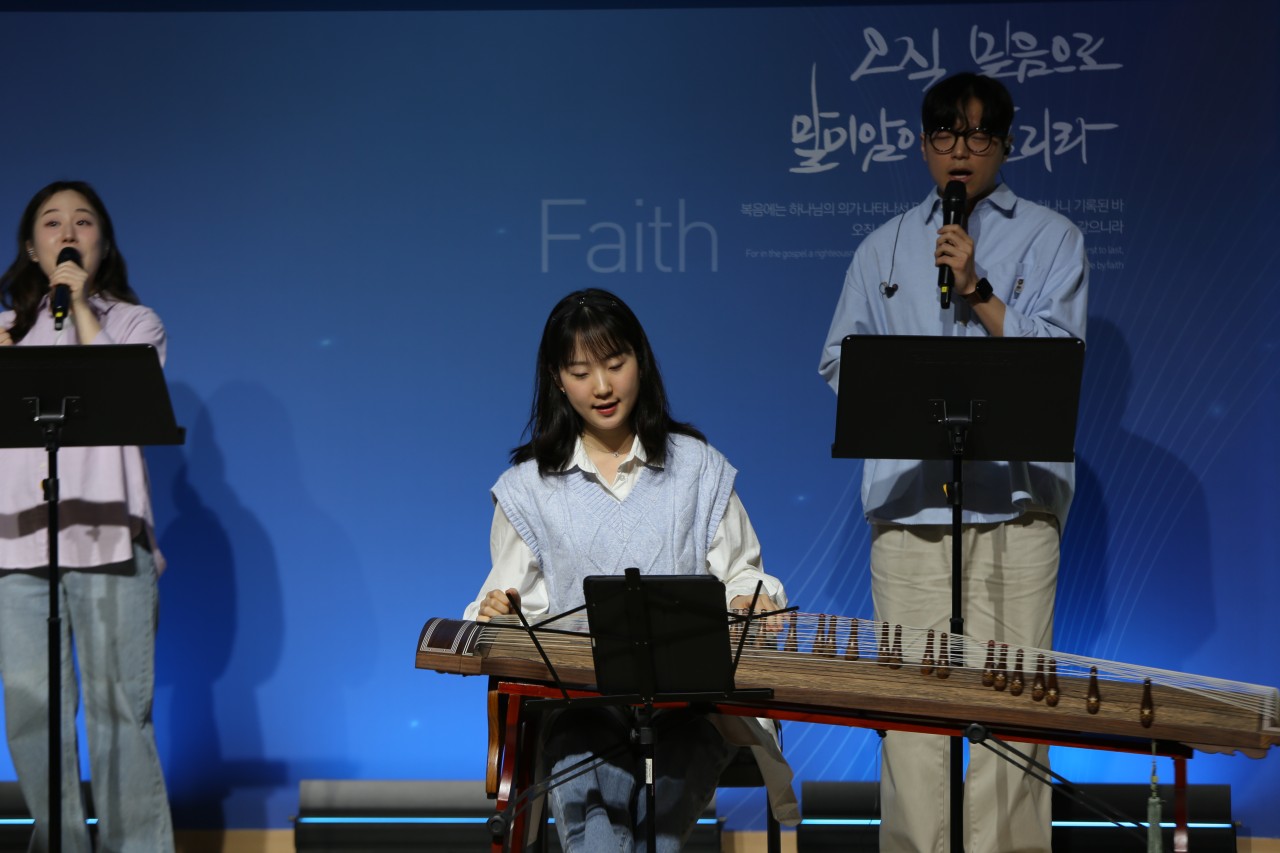 감사와찬양교회-2025 들리오워십-68907617374.jpg