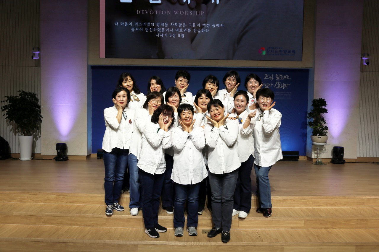 감사와찬양교회-2025년 4월 에스더헌신예배-67974497915.jpg