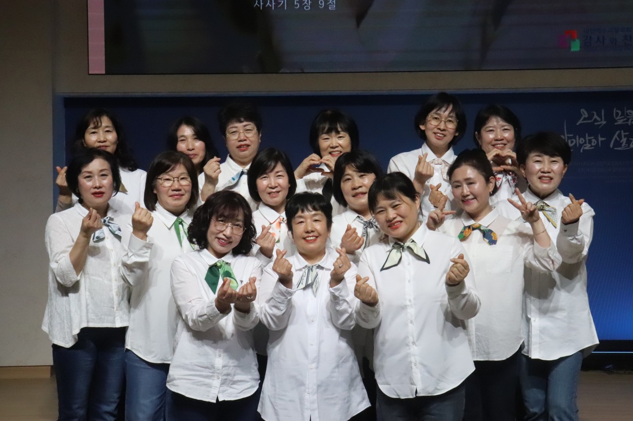 감사와찬양교회-2025년 4월 에스더헌신예배-67974497918.jpg