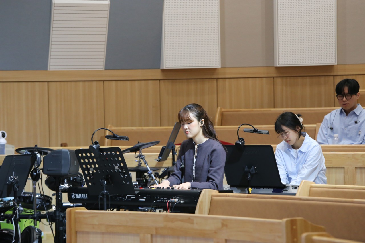 감사와찬양교회-2025 들리오워십-68907617362.jpg