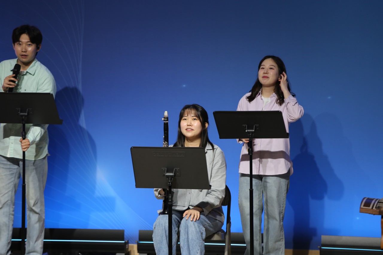 감사와찬양교회-2025 들리오워십-68907617368.jpg