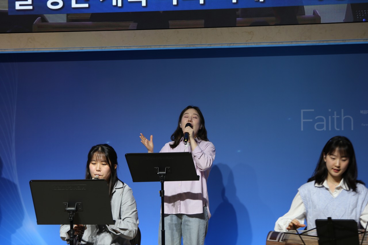 감사와찬양교회-2025 들리오워십-68907617373.jpg