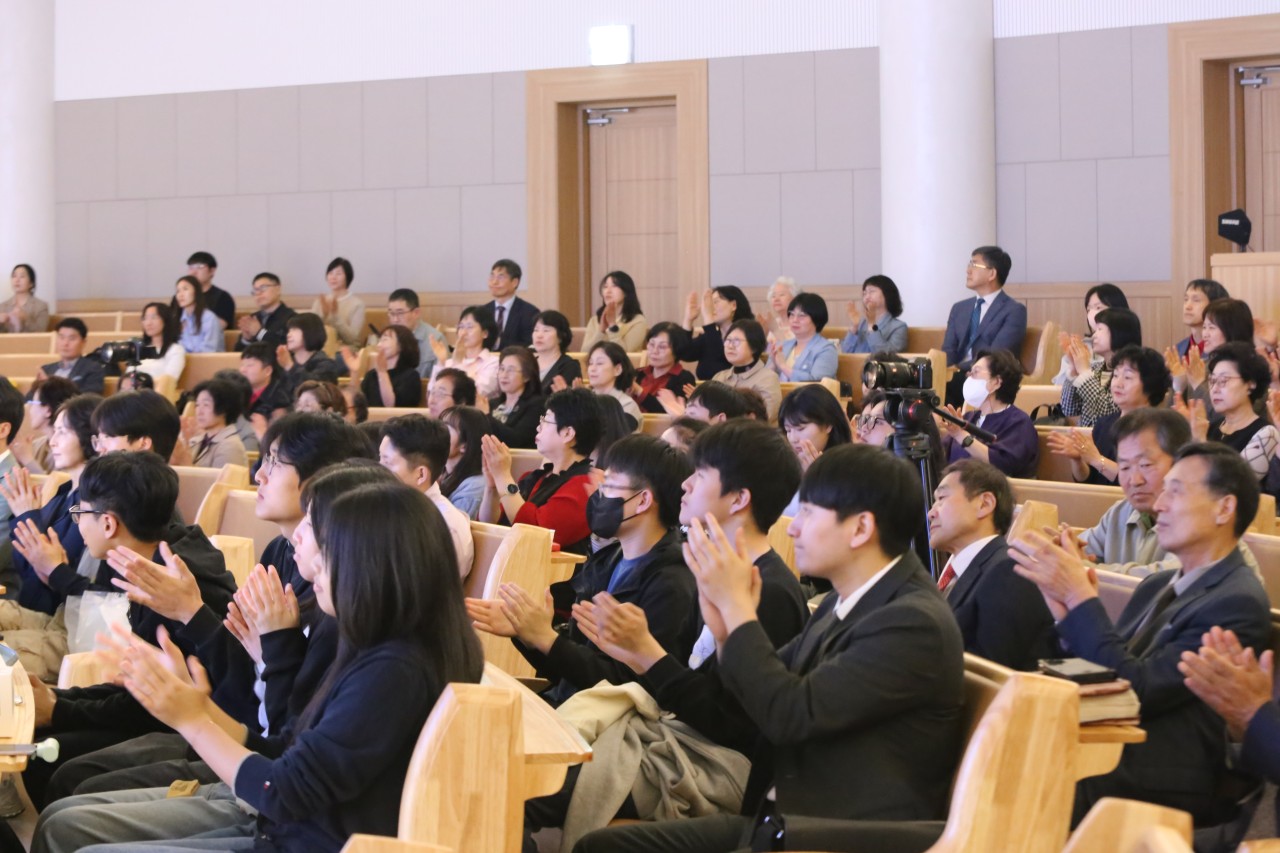 감사와찬양교회-2025 들리오워십-68907617434.jpg