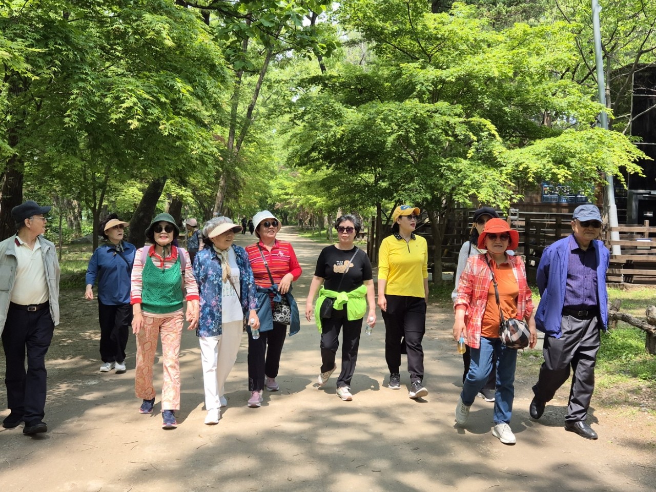 감사와찬양교회-2025 5월 효도관광-68908368679.jpg
