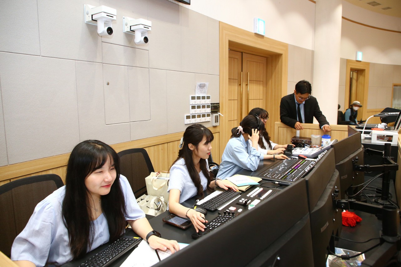 감사와찬양교회-2025.615 40주년 임직식-69794036984.jpg