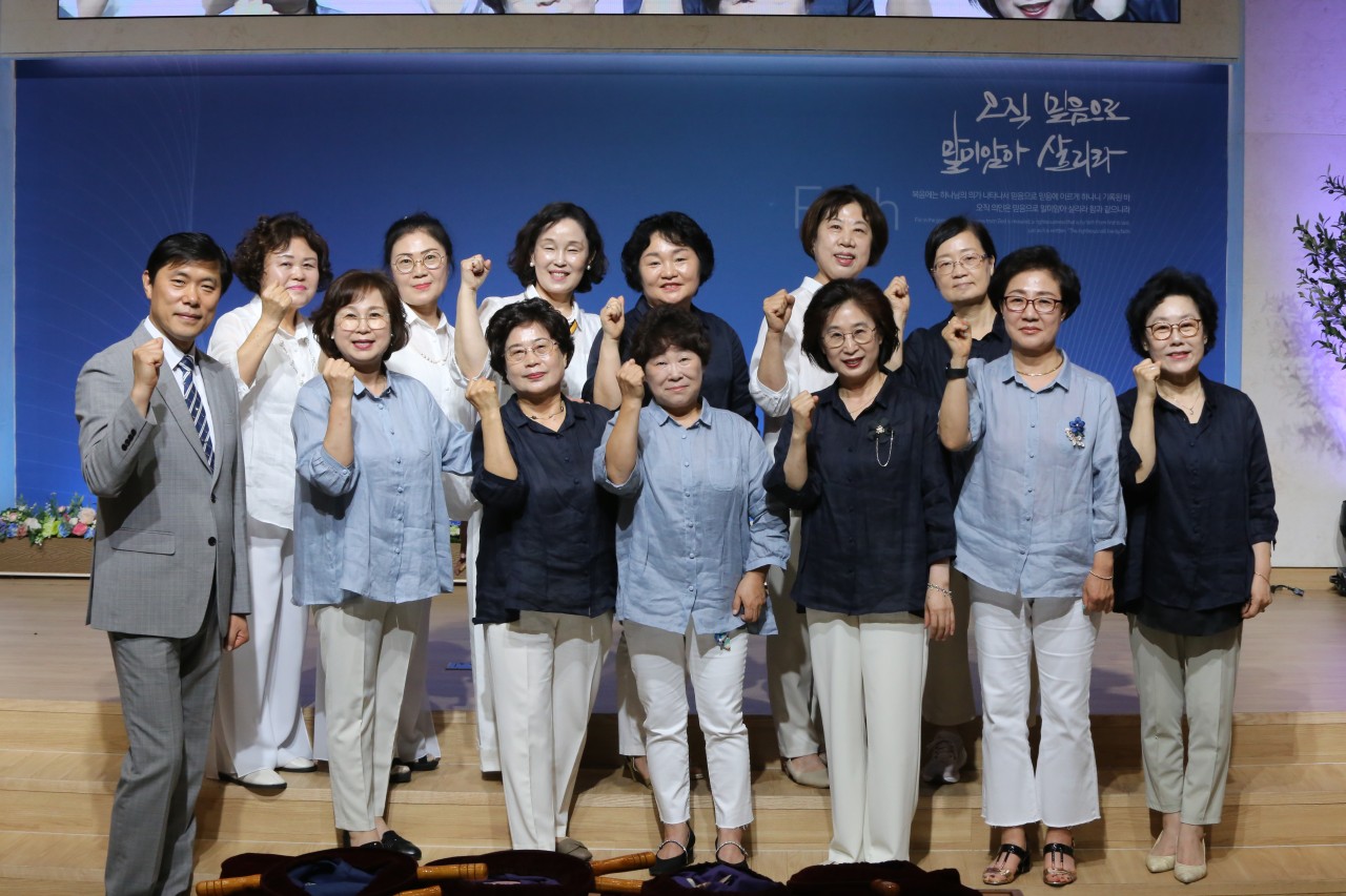 감사와찬양교회-2025.6.22 루디아헌신예배-69931982215.jpg