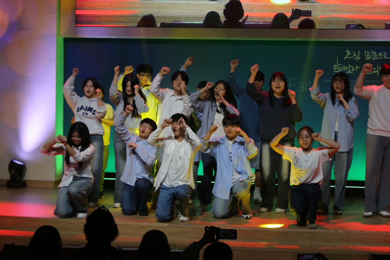 감사와찬양교회-2025 부활절축제-68441580641.jpg