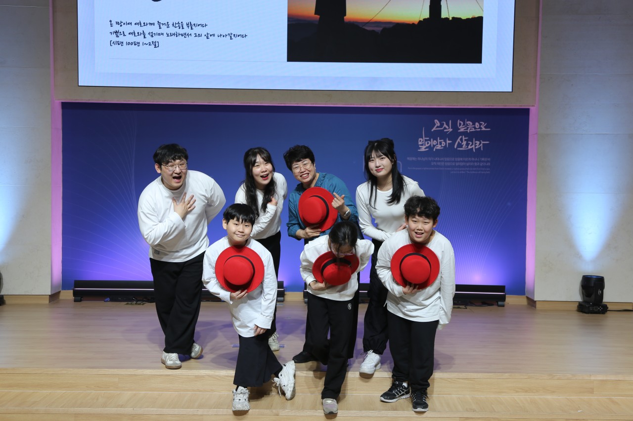 감사와찬양교회-2025 부활절축제-68441621595.jpg